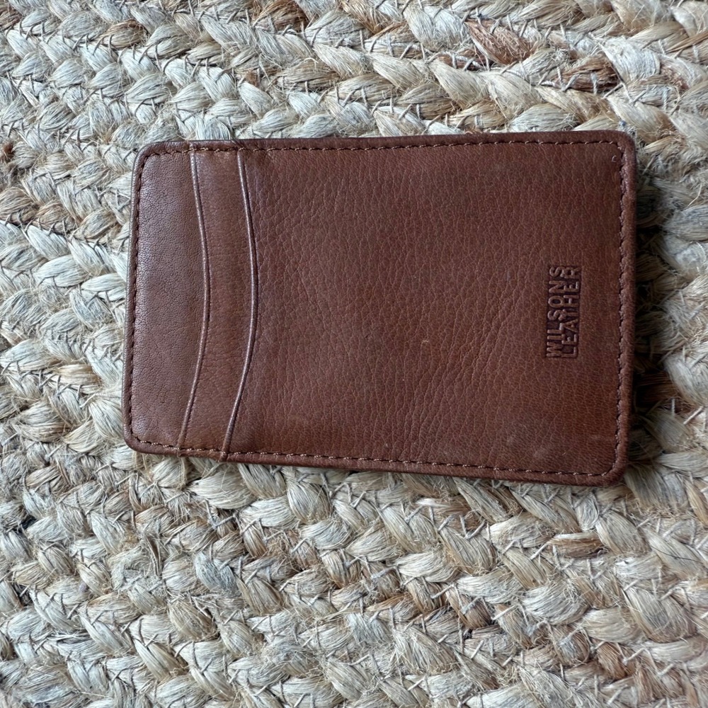 Wilsons Leather Magic Wallet Brown Genuine Leather Slim Card Case ID Window